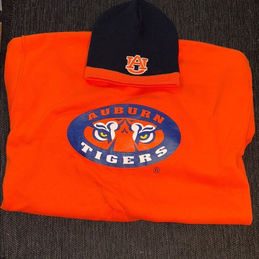Auburn Tigers Orange Sweatshirt and Beanie Set